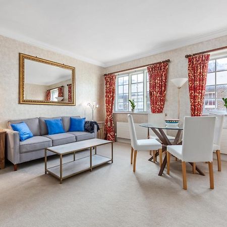 The Mayfair Large Snug London Exterior photo