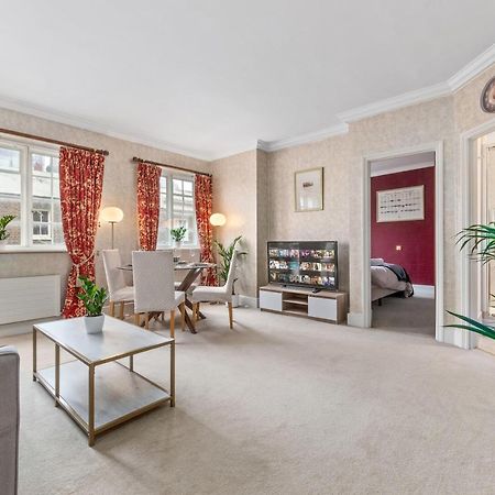 The Mayfair Large Snug London Exterior photo