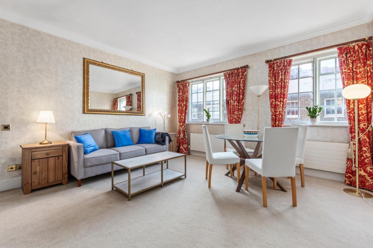 The Mayfair Large Snug London Exterior photo