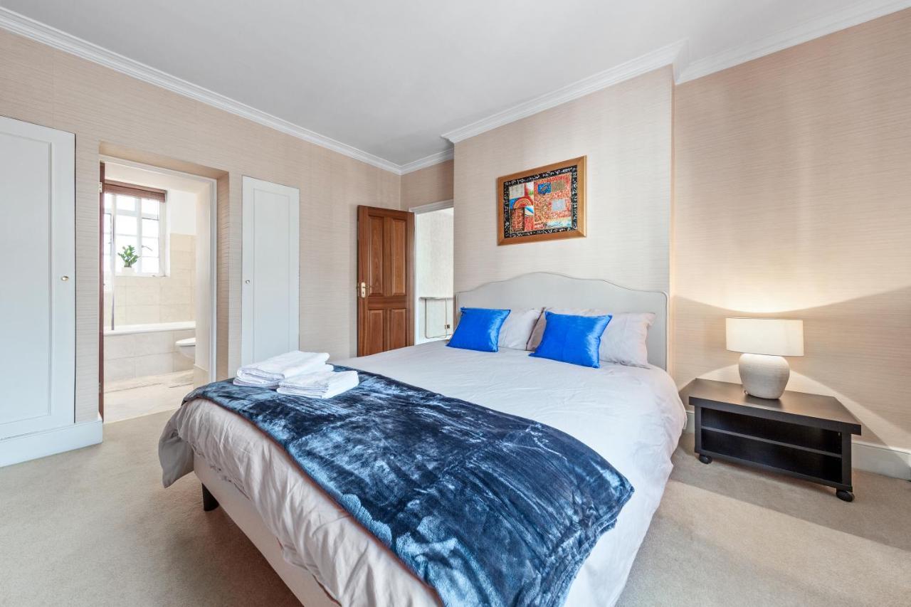 The Mayfair Large Snug London Exterior photo